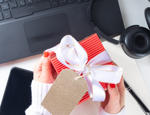 The Importance of Giving Swag and Branded Gifts to Employees and Clients at Year-End